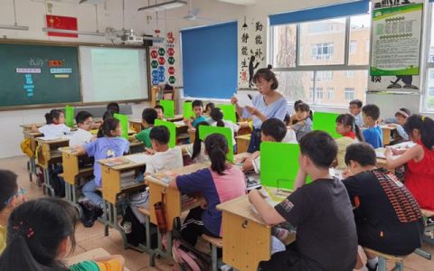 几岁上小学一年级最好，男孩几岁上小学一年级最好！